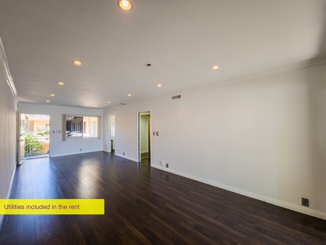 Building Photo - 215 N Kenwood St