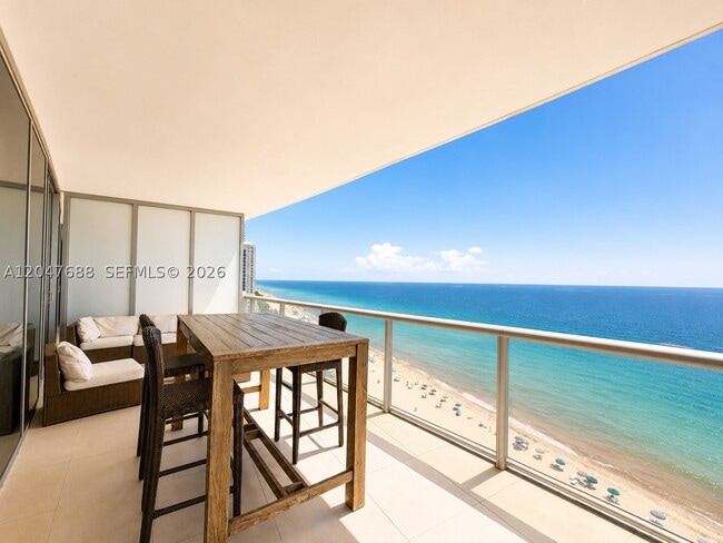 Building Photo - 17121 Collins Ave