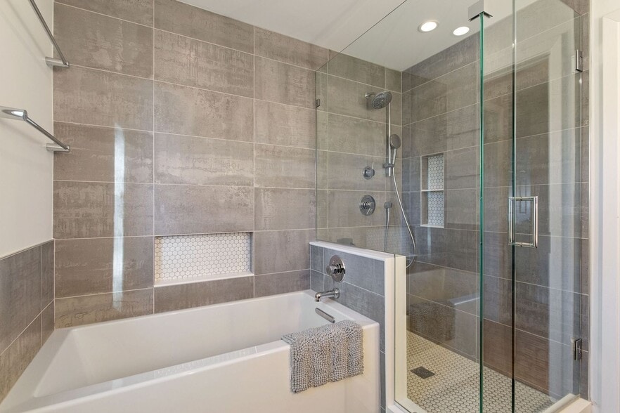 Building Photo - 5112 Abercrombie Dr