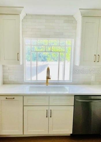 Building Photo - 1801 Beach Dr NE