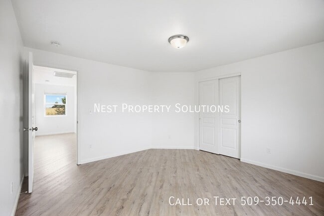 Building Photo - 800 S Hamilton Rd