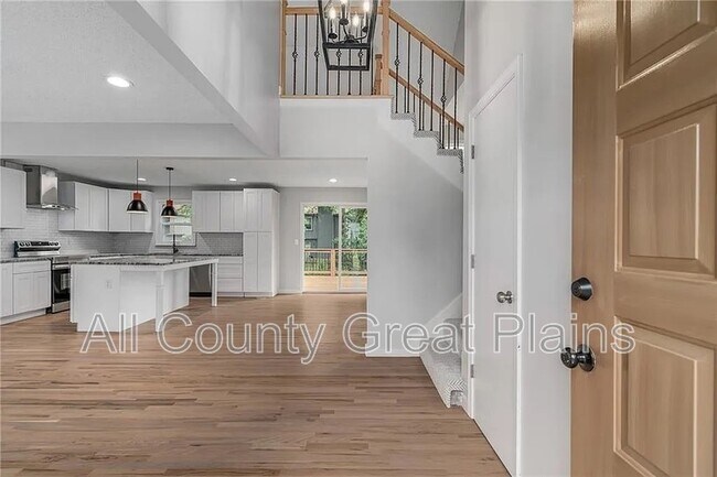 Building Photo - 1917 E Stratford Rd