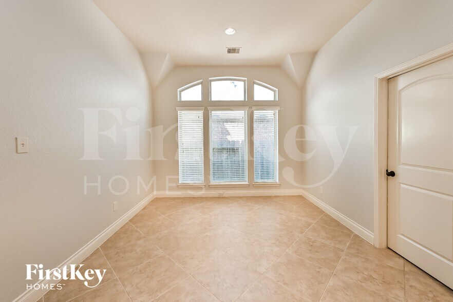 Building Photo - 18631 Minden Oaks Dr