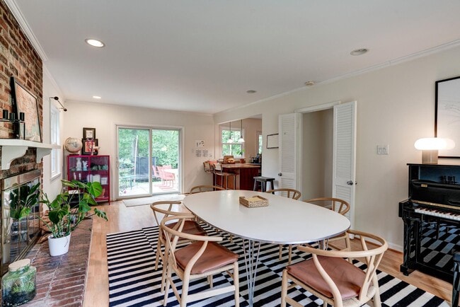 Building Photo - 7525 Cayuga Ave