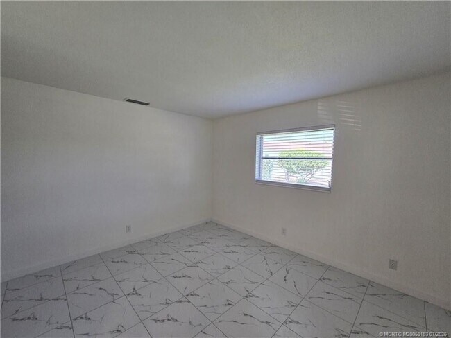 Building Photo - 2648 Rockcrest Ct
