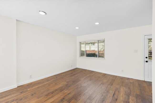 Building Photo - 4039 Cole Ave