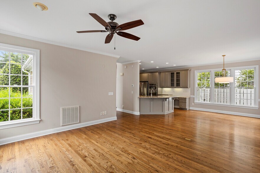 Building Photo - 507 Highgrove Dr