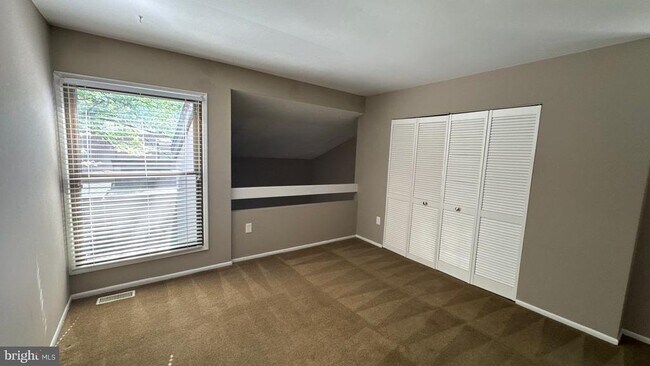 Building Photo - 11251 Skilift Ct