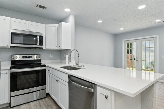Building Photo - 303 Crooked Pine Trail