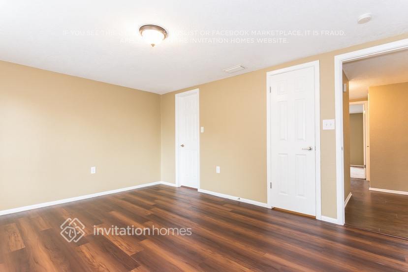 Building Photo - 9141 Lunar Ln