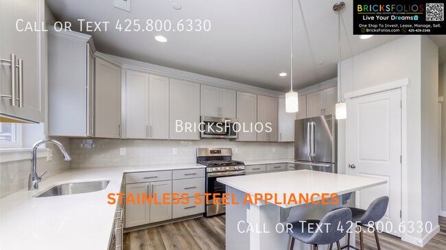 Building Photo - 1052 Banyan St