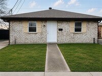 Building Photo - 3508 Pakenham Dr