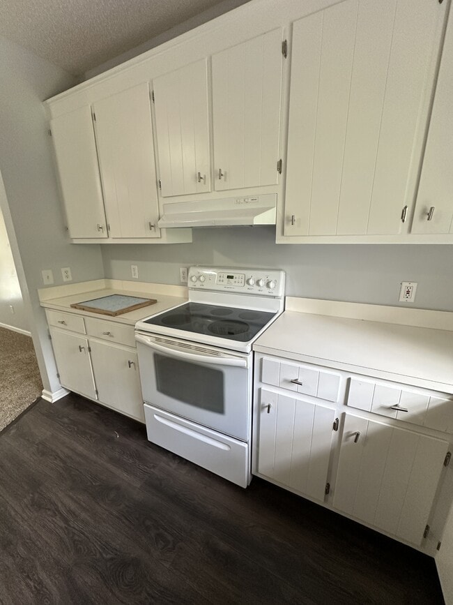 Building Photo - 5915 Quail Ridge Dr