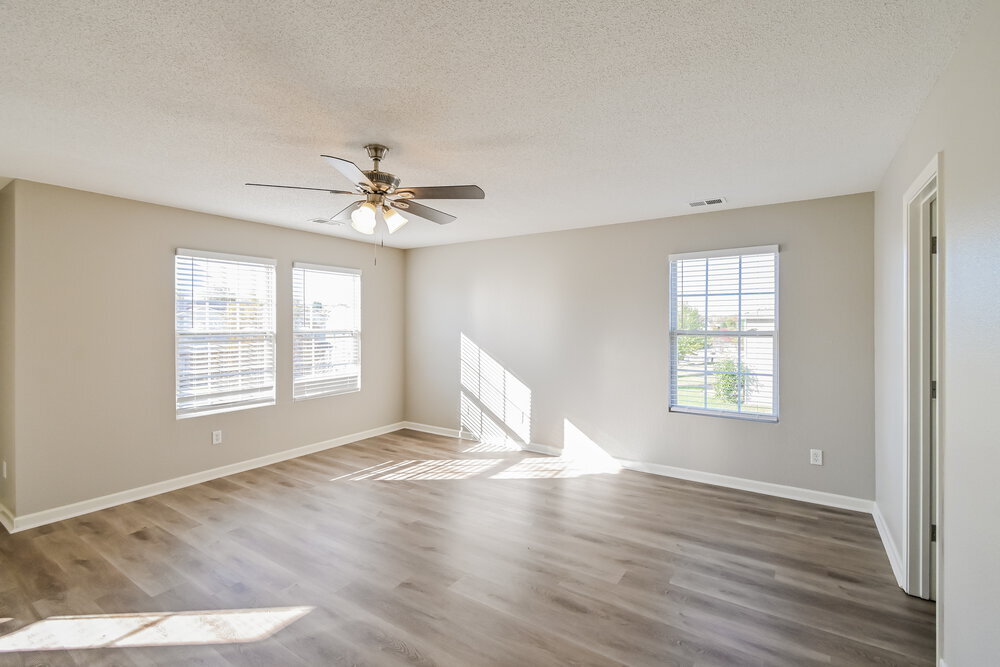 Building Photo - 10048 Chariden Dr