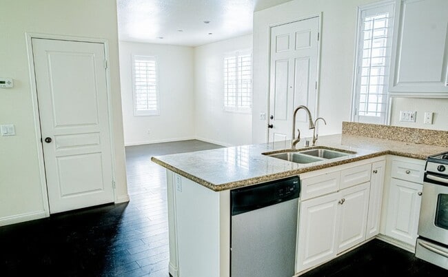 Building Photo - 4230 Vía Angelo