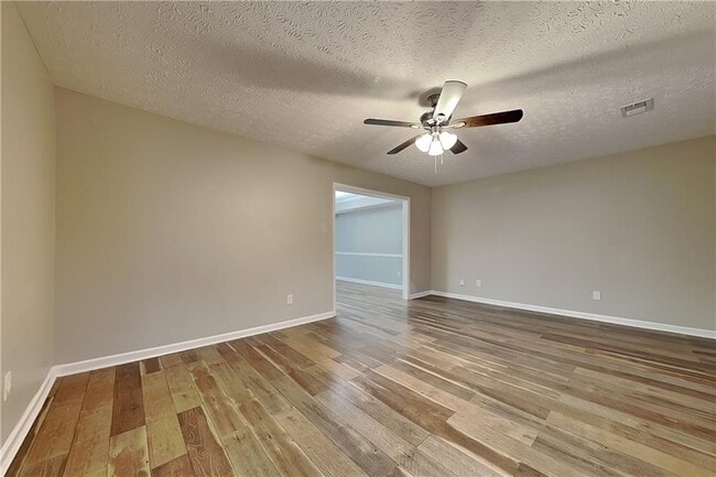 Building Photo - 1570 Rose Pointe Dr