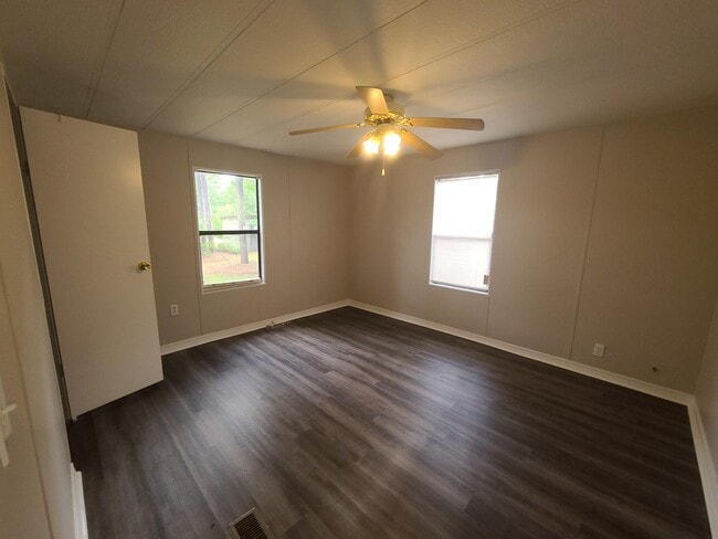 Building Photo - 8405 Verano St