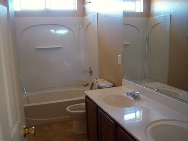 Building Photo - COMING SOON!! 4 BED 3 BATH, 2 CAR GARAGE IN SAN TAN VALLEY