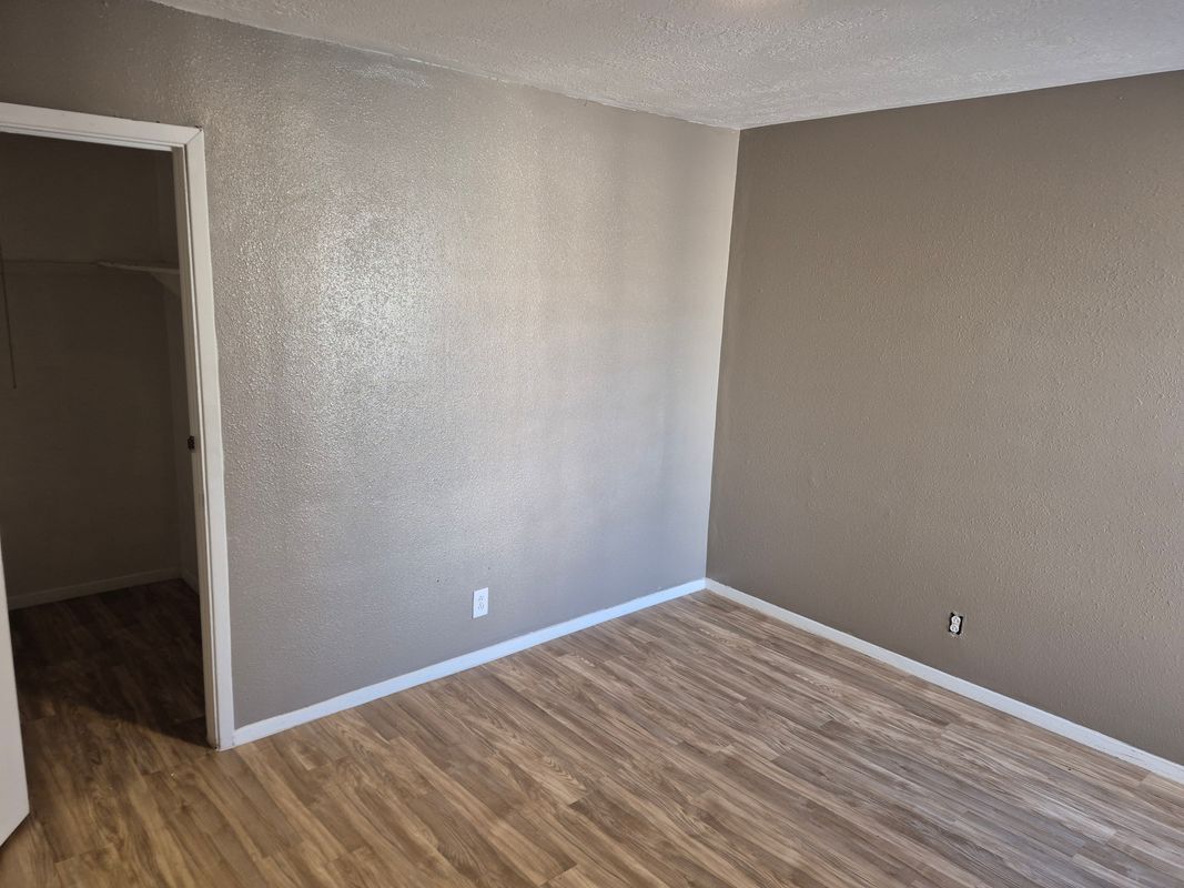 Building Photo - 4601 Carlisle Blvd NE