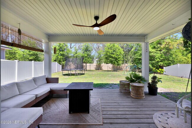 Building Photo - 409 Honeycomb Trl