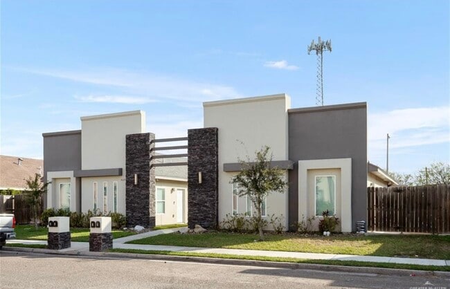 Building Photo - 4624 N Ebony St