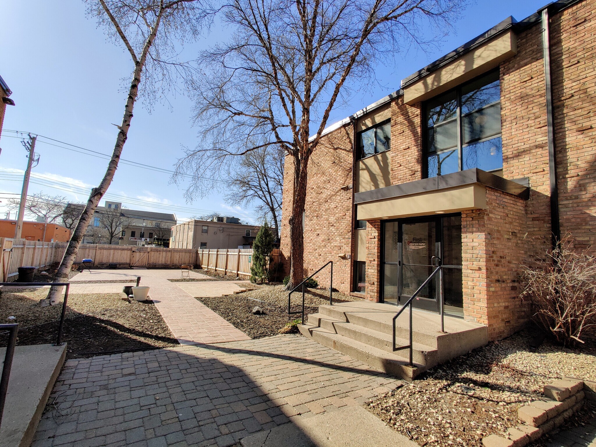 Building Photo - 2532 1st Ave S