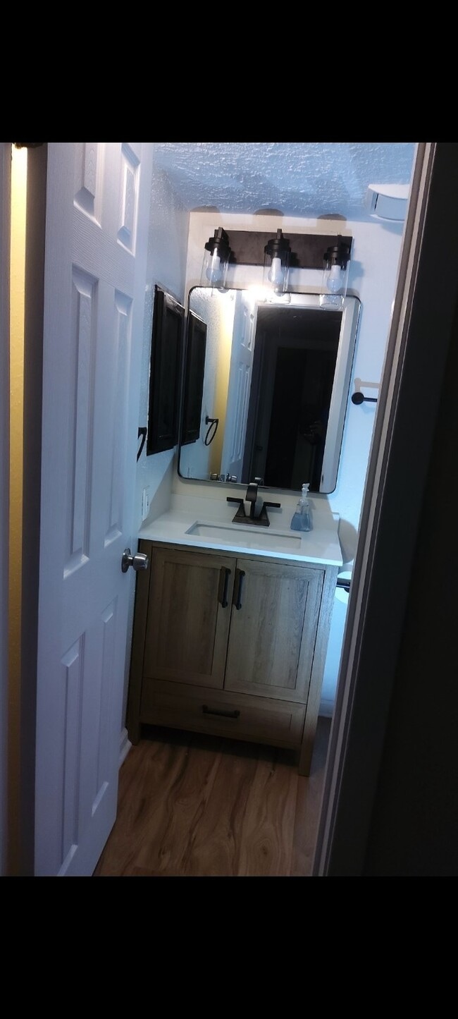 Building Photo - 19538 Hollowlog Dr