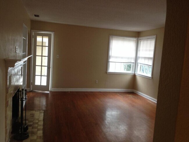 Building Photo - 1709 N Osceola Ave