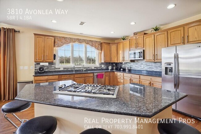 Building Photo - Gated Community, 10 Acres