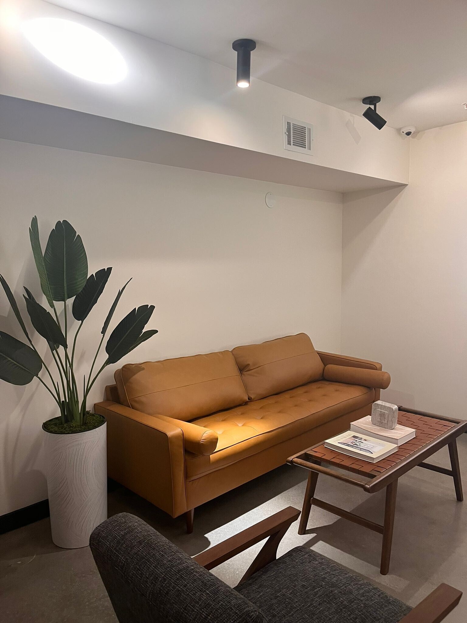 Building Photo - 328 Pacific Ave