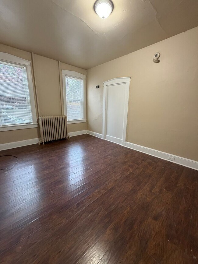 Building Photo - 34 Conestoga St