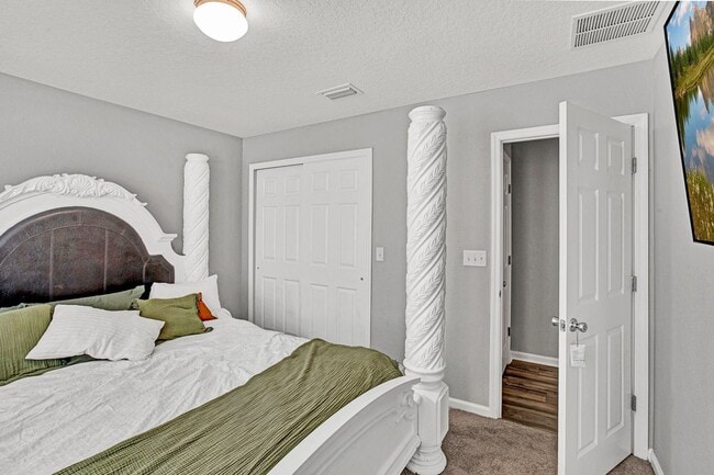 Building Photo - Move-In Ready 4BR Home. Split Floor Plan. 2-Car Garage & Pet Friendly!