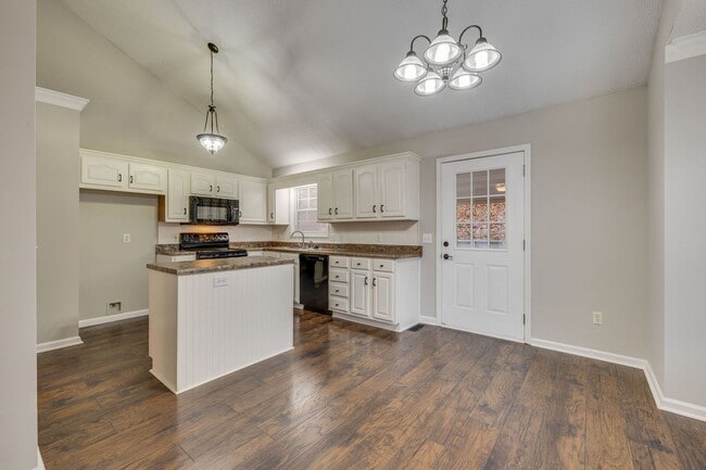 Building Photo - 3817 Rockford St