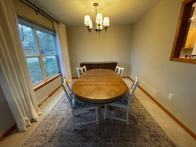 Building Photo - 1417B 2nd St