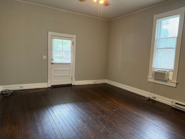 Building Photo - Amazing 4 BR Home for a Great Price!
