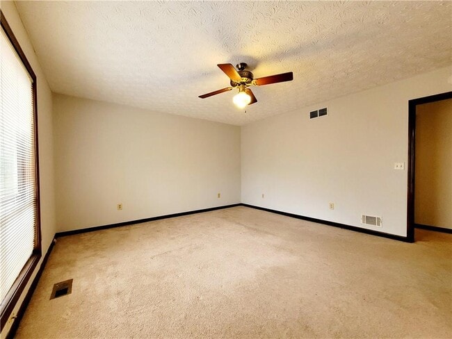 Building Photo - 3441 Rocky Springs Ct NE