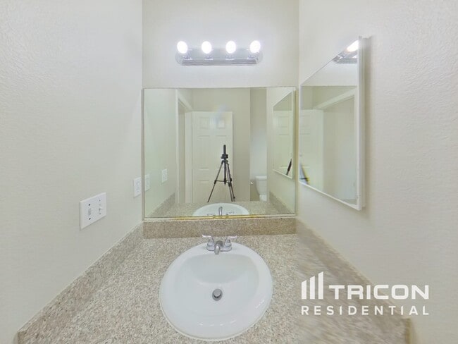 Building Photo - 2109 Cabrini Ct