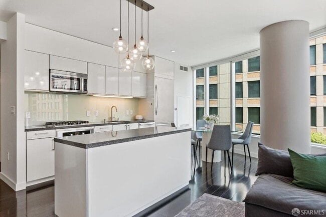 Building Photo - 338 Spear St