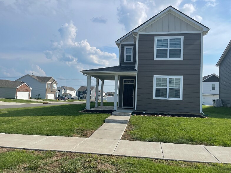 Primary Photo - 1525 Ashgrove Pl