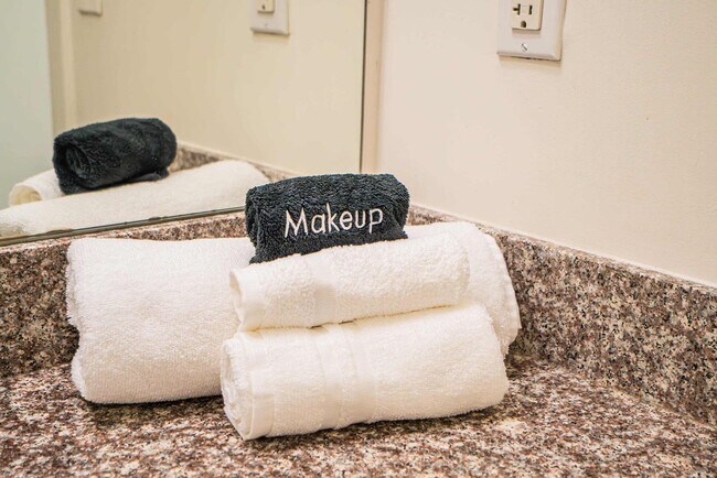 Building Photo - 333 E Roosevelt St