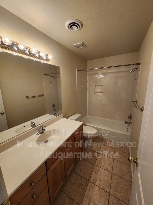 Building Photo - 3004 Calla Lilly Ln
