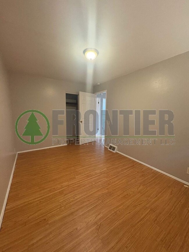 Building Photo - 3 Bedroom  House Located in Dellwood.