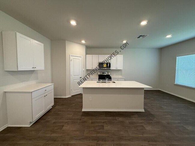 Building Photo - 15531 Peppercorn Isle