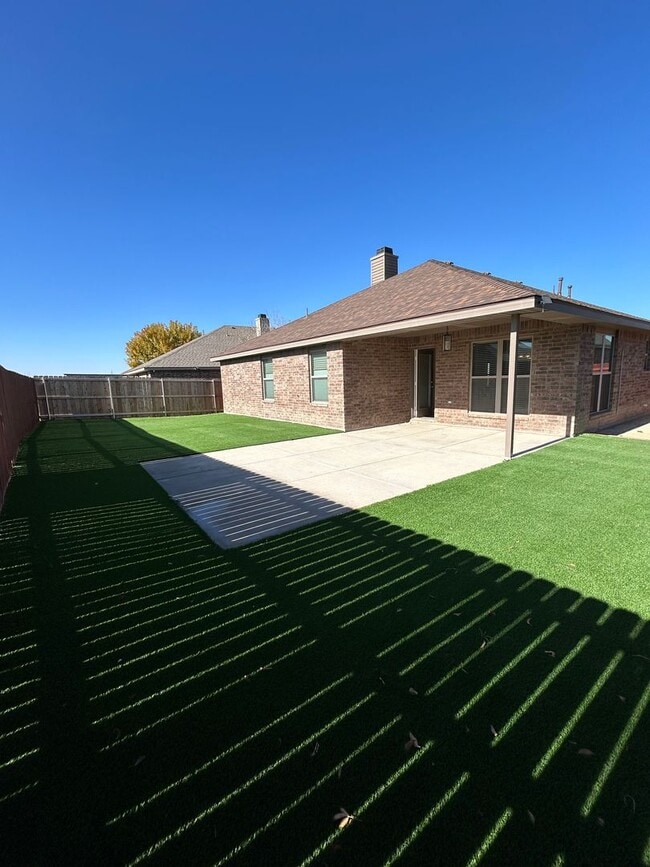 Building Photo - Beautiful 4 Bedroom Home in Northpark!