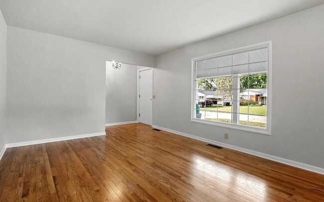 Building Photo - 3375 Brunswick Dr