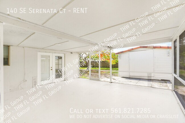 Building Photo - 140 SE Serenata Ct