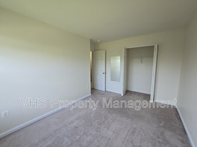 Building Photo - 6186 Library Ln