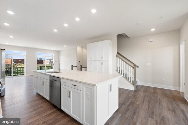 Building Photo - 23142 Horseshoe Trl Sq