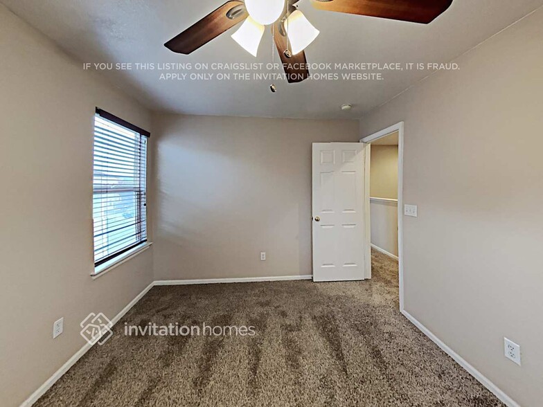 Building Photo - 229 Monares Ln