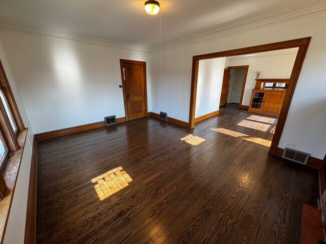 Building Photo - 115 N Myrtle Ave